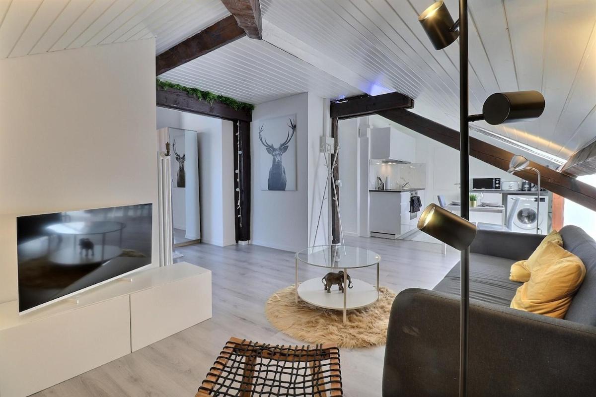 Attique A Apartment *